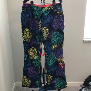 Women’s snowboarding pants